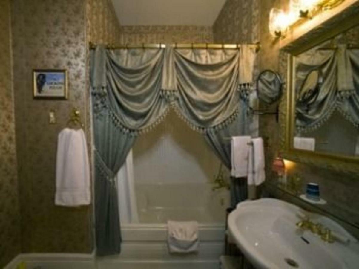 Port City Victorian Inn Muskegon Bilik gambar